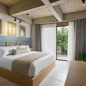 30 Living Suites